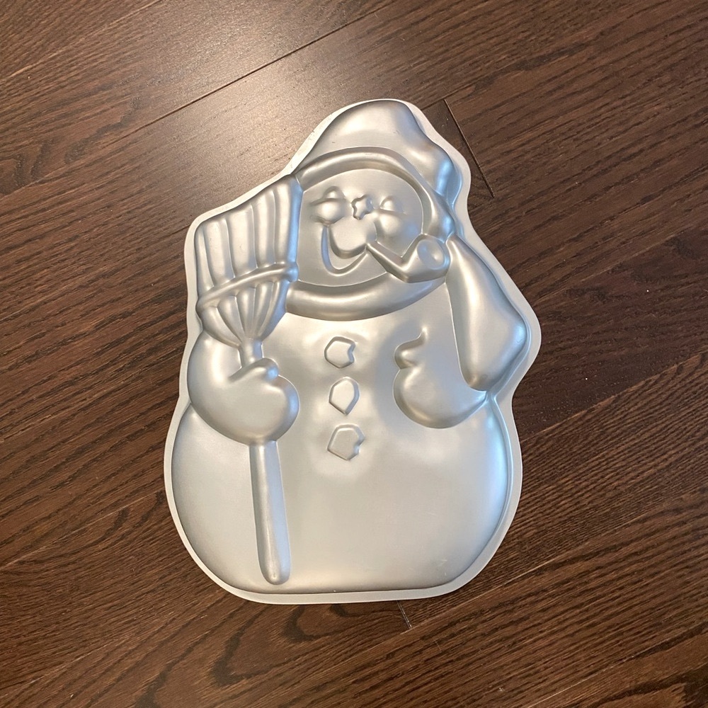 Wilton Festive Snowman Baking Mold